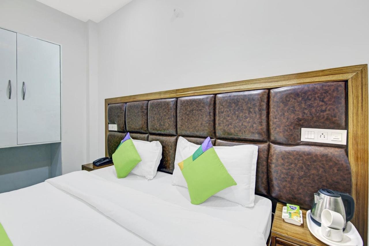 Treebo Royal Salute, Zirakpur Hotel Ngoại thất bức ảnh