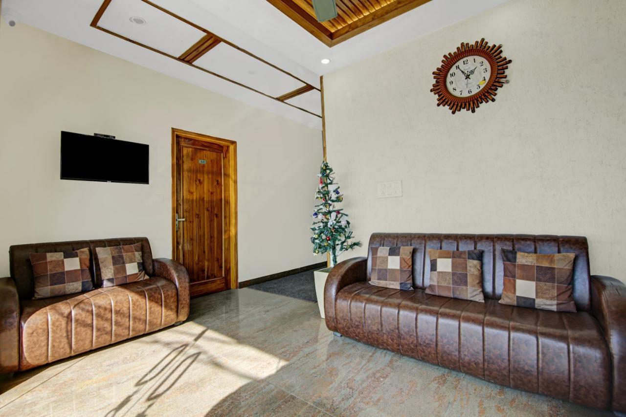 Treebo Royal Salute, Zirakpur Hotel Ngoại thất bức ảnh