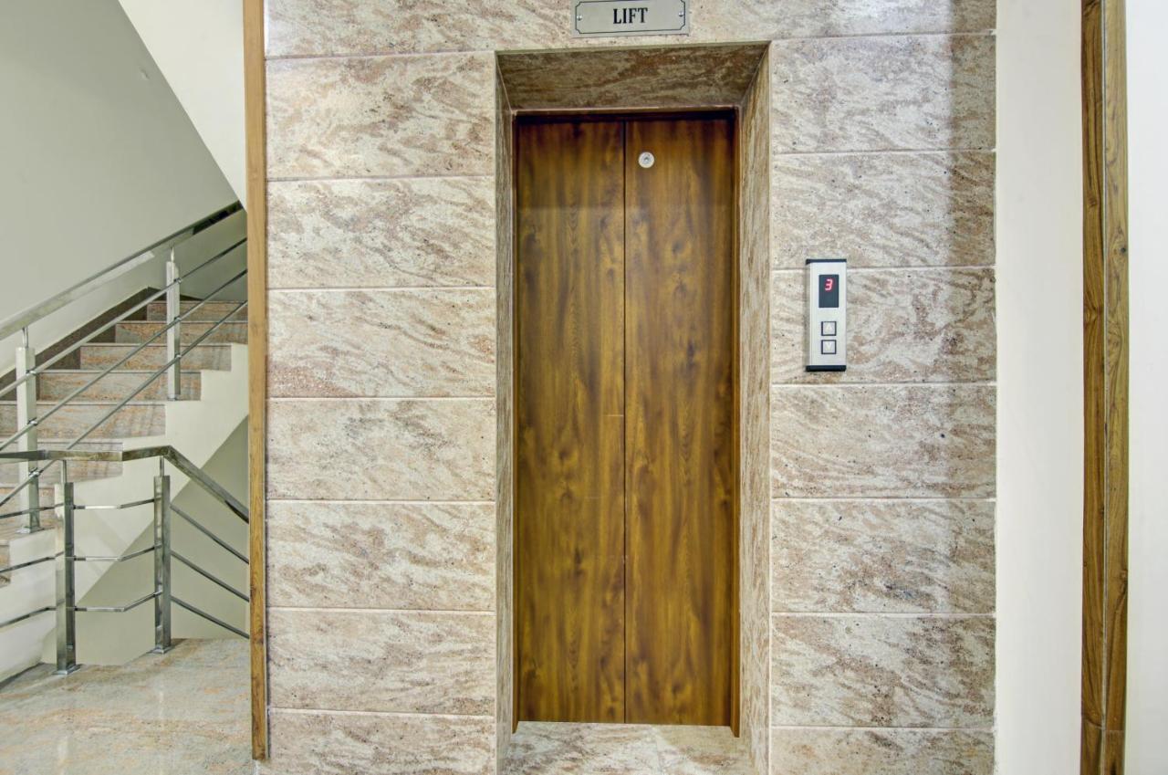 Treebo Royal Salute, Zirakpur Hotel Ngoại thất bức ảnh